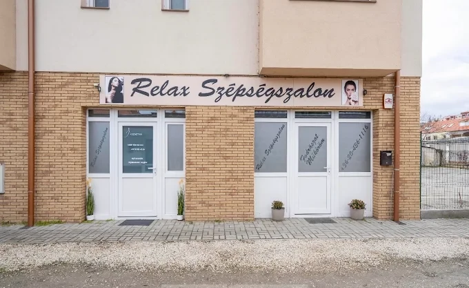 A szalon külső homlokzata Dunakeszin